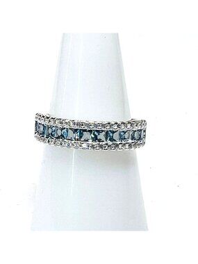Ring Bomb Party Ring, NWOT size 8 fashion avant garde brilliant sparkle
